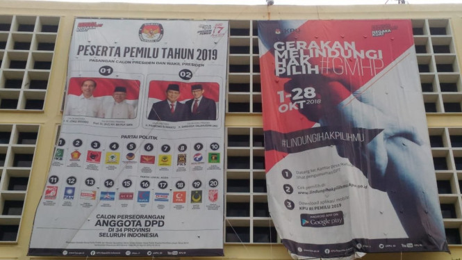 Komisi Pemilihan Umum umumkan 49 caleg yang sebelumnya mendekam di penjara akibat terlibat kasus korupsi. - BBC News Indonesia