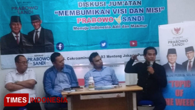 Midwan La Fante (paling kanan) dalam diskusi Menuju Kedaulatan Pangan di Seknas Prabowo-Sandi, Menteng, Jakarta Pusat, Jumat (1/1/2019). (FOTO: Yayat R Cipasang/TIMESIndonesia)