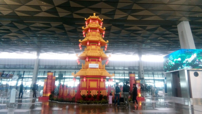Hiasan Imlek di Bandara Soekarno-Hatta