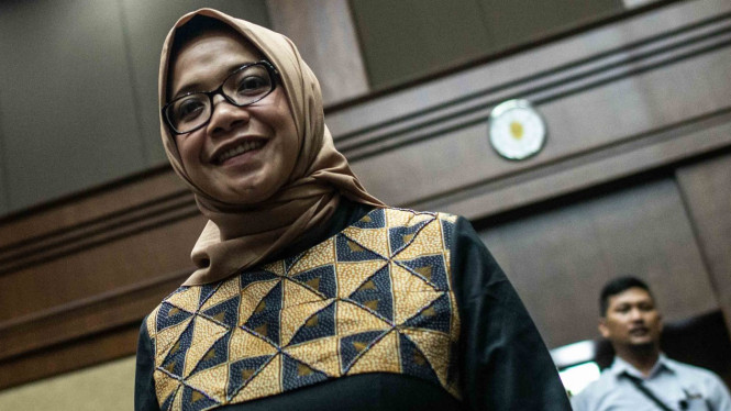Terdakwa kasus suap PLTU Riau-1 Eni Maulani Saragih bersiap mengikuti sidang tuntutan, di Pengadilan Tipikor, Jakarta