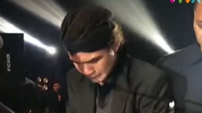 Dul menangis di panggung konser reuni Dewa 19