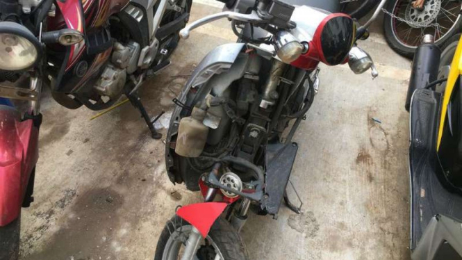 Motor yang dirusak Adi lantaran kesal ditilang polisi.