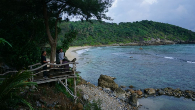 Pantai Momong di Meunasah Balee, Kecamatan Lhoknga, Aceh Besar