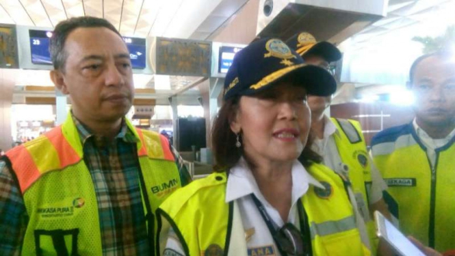Direktur Jenderal Perhubungan Udara Polana B Pamestri di Terminal 3 Bandara Soekarno Hatta Tangerang, Minggu, 10 Februari 2019.