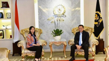 Ketua DPR RI Bambang Soesatyo dan Livi Zheng, Sutradara Indonesia.