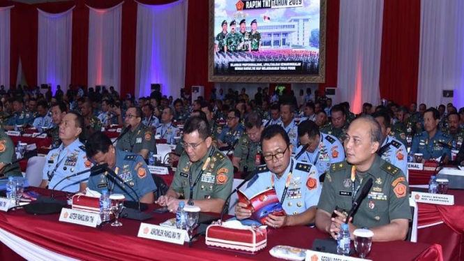 Perwira tinggi TNI mengikuti Rapim TNI 2019