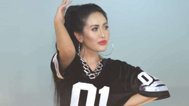 Pedangdut Ratu Meta.