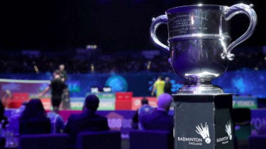 Piala All England.
