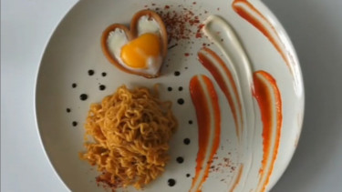 Memasak hidangan Valentine murah meriah.