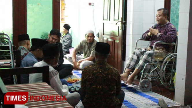 Begini suasana pertemuan Ketua DPD Golkar, Siadi dengan kader Golkar di Kalirejo. (FOTO:widodo irianto/TIMES Indonesia)