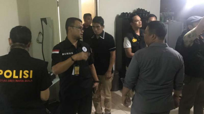 Satgas Antimafia Bola menggeledah apartemen Joko Driyono.