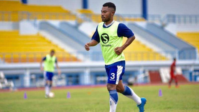 Full-back Persib Bandung, Ardi Idrus