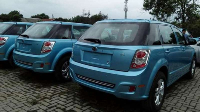 Mobil listrik yang jadi armada taksi Blue Bird