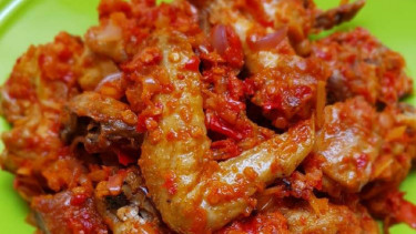Ayam goreng balado.