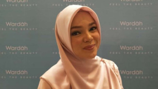 Ubah Penampilan, Dewi Sandra Berusaha Tampil dengan Gaya Polos