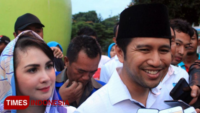 Arumi Bachin bersama Emil Dardak. (FOTO: Dok. TIMES Indonesia)