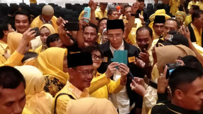  Muhammad Zainul Majdi atau Tuan Guru Bajang (TGB).