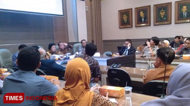 Pemaparan materi oleh Dr. Ir. Siti Nurbaya Bakar, M.Sc selaku Menteri Lingkungan Hidup dan Kehutanan RI dalam acara studium general Universitas Brawijaya (FOTO: Rosidatul Hasanah/ TIMES Indonesia)
