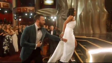 Chris Evans dan Regina King