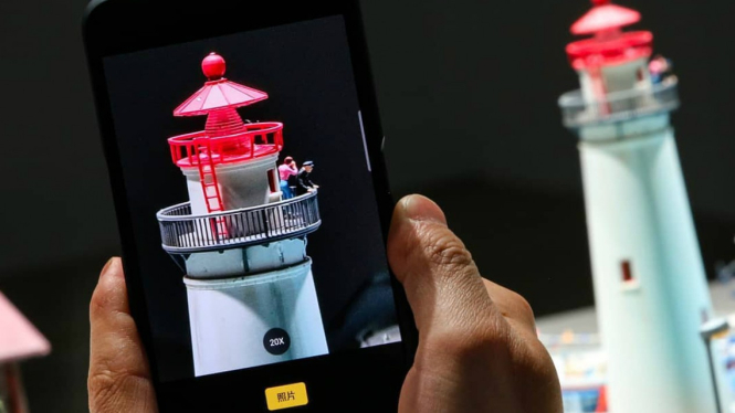 Purwarupa smartphone Oppo dengan zoom 10 kali 