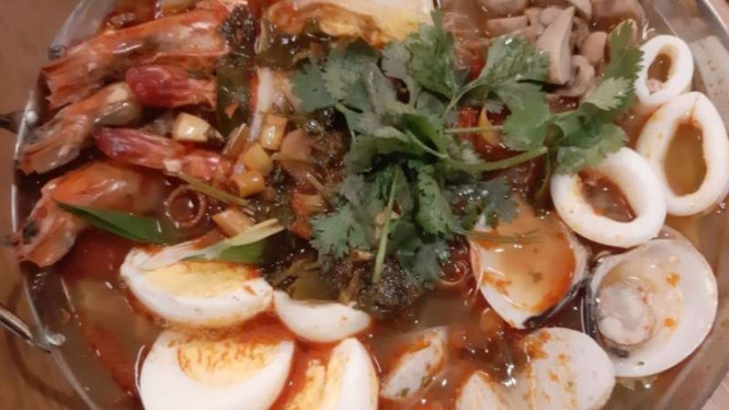 Royal Thai Hot Pot