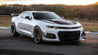 Chevrolet Camaro terbaru.
