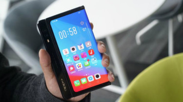 Ponsel lipat Oppo.