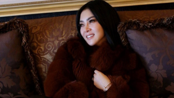 Syahrini.