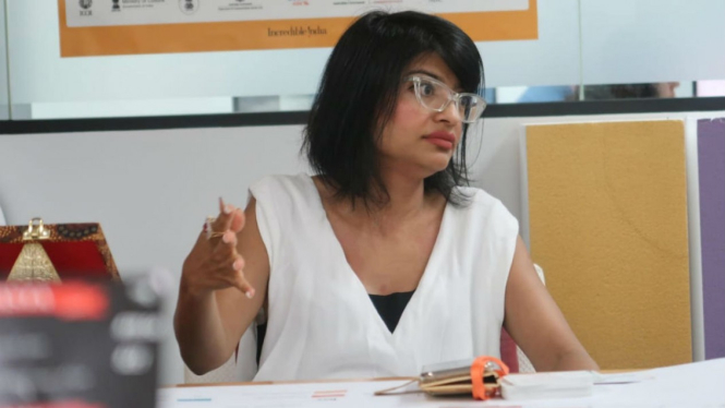 Sonia Ghandi, Chief Amazement Officer