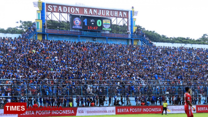 Suporter Arema FC, Aremania (Foto: Tria Adha/TIMES Indonesia)