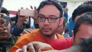 Bebas dari Penjara, Sandy Tumiwa Menangis