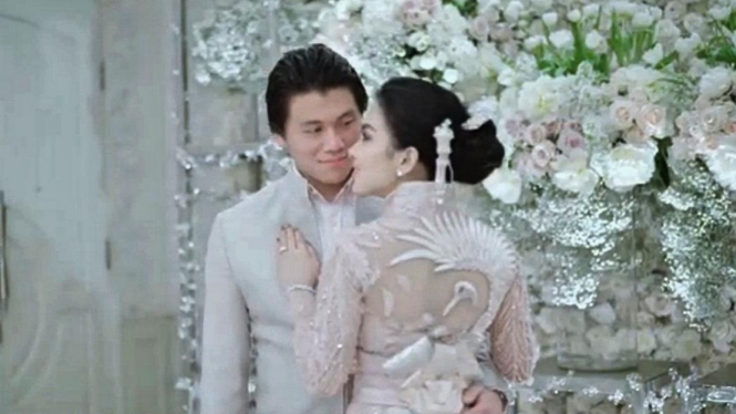 Reino Barack dan Syahrini