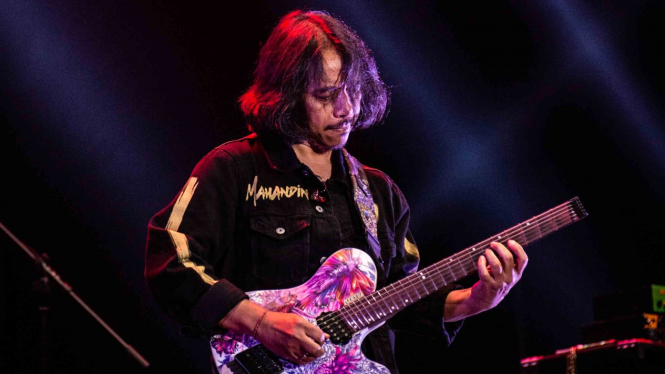 Gitaris Dewa Budjana