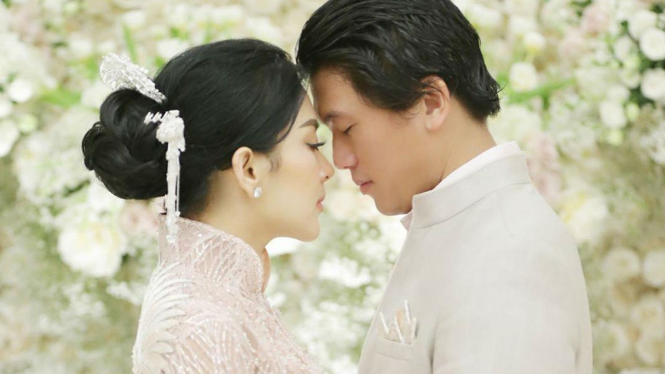 Reino Barack dan Syahrini