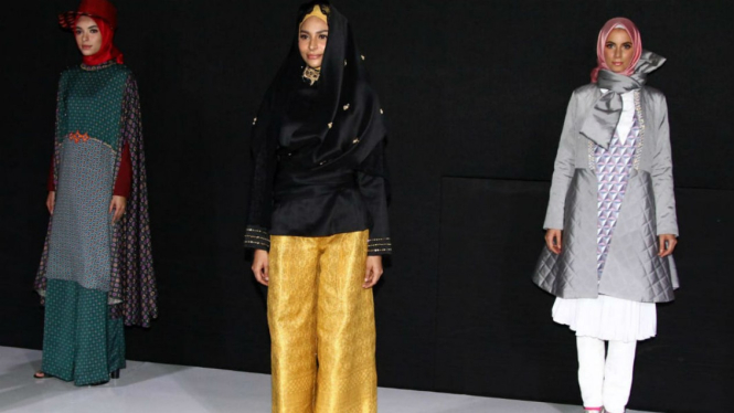Busana muslim koleksi Shafira