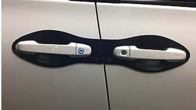 Aksesori di mobil Toyota Sienta