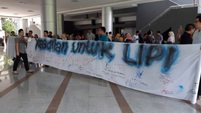 sorot demo peneliti lipi