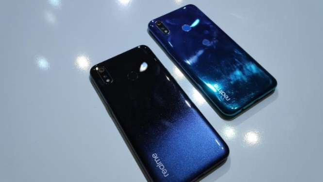 realme 3.