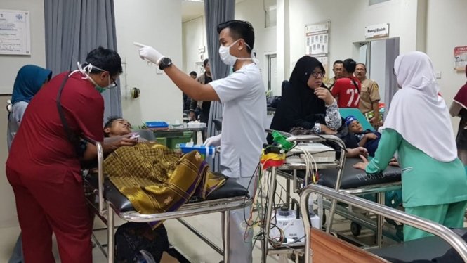 Ilustrasi korban keracunan dirawat di rumah sakit
