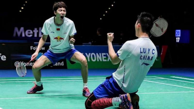 Li Junhui (kiri) /Liu Yuchen.