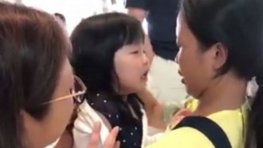Perpisahan emosional anak majikan dan ART-nya