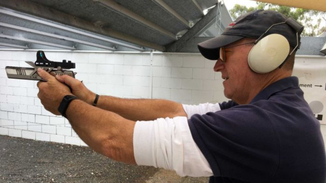 Fraser Anning, senator independen Australia terpilih ke Senat dengan hanya memperoleh 19 suara. Dia masuk ke parlemen menggantikan senator yang didiskualifikasi.
