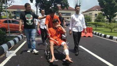 Polisi menangkap dua pria tersangka pencabul seorang bidan Kabupaten Ogan Ilir, Sumatera Selatan, Senin, 18 Maret 2019.
