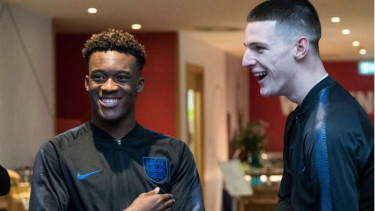 Penyerang Inggris, Callum Hudson-Odoi (kiri).