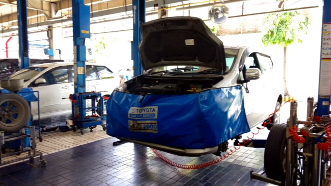 Bengkel servis Auto2000