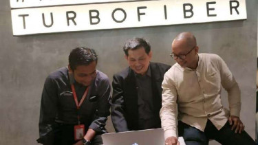 Layanan internet cepat Turbo Fiber.