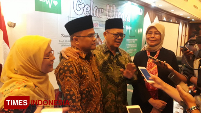 Wakil Ketua Umum PBNU, Mochammad Maksum Machfoedz dan Pengurus LKNU (FOTO: Alfi Dimyati/TIMES Indonesia)