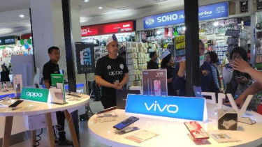 Produk Oppo dan Vivo.