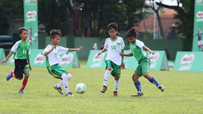 Semarak MILO Football Championship di Surabaya.