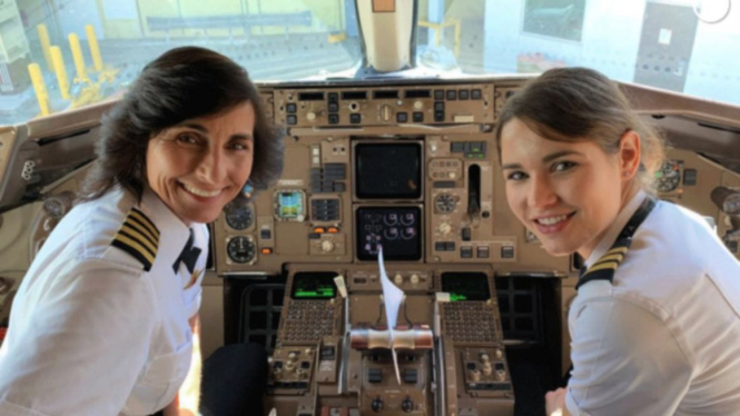Kapten Wendy Rexton dan putrinya, Kelly Rexton.